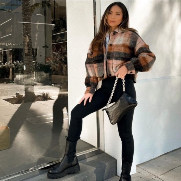 ZARA CROPPED PLAID OVERSHIRT NWT - Picture 3 of 16